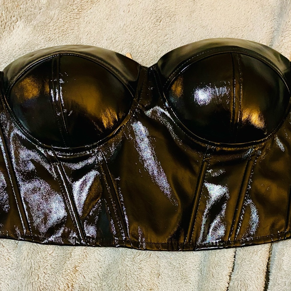 Intimate top to wear it’s a large and it’s perfect for sexual intimacy dress up